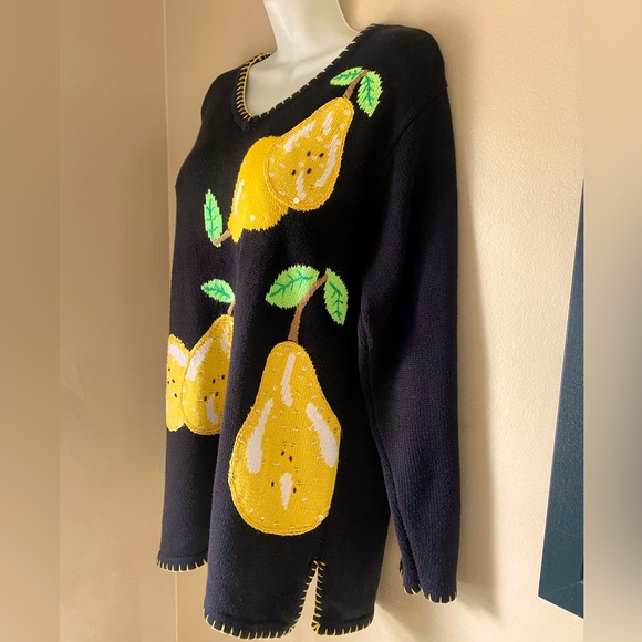 🍐THE QUAKER FACTORY🍐TUNIC SEQUIN BEADED PEARS STITCHED TRIM SIDE SLIT SWEATER - Picture 2 of 10